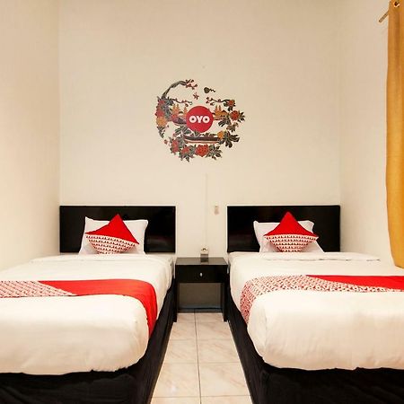 Oyo 529 Hotel Paninda Medan Ngoại thất bức ảnh