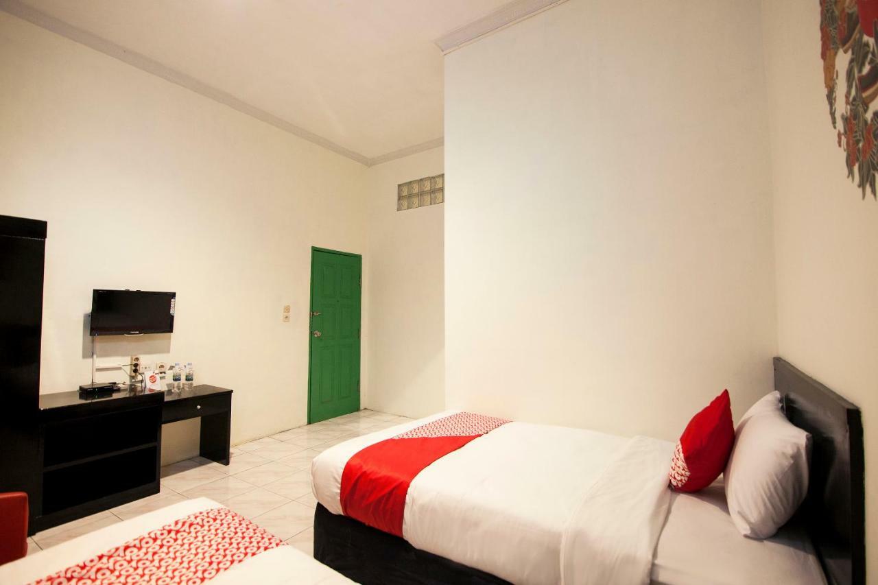 Oyo 529 Hotel Paninda Medan Ngoại thất bức ảnh