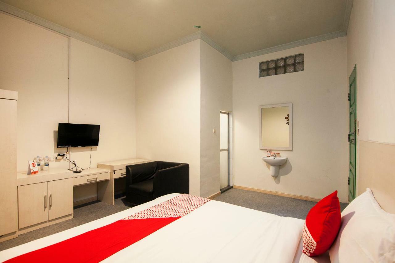 Oyo 529 Hotel Paninda Medan Ngoại thất bức ảnh