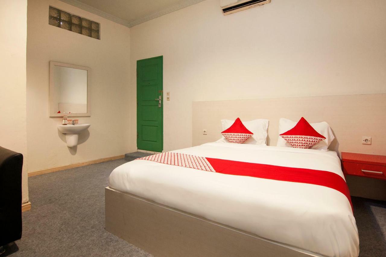 Oyo 529 Hotel Paninda Medan Ngoại thất bức ảnh