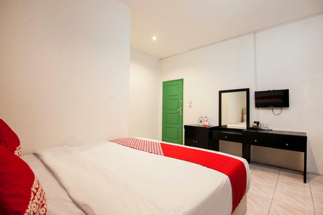 Oyo 529 Hotel Paninda Medan Ngoại thất bức ảnh